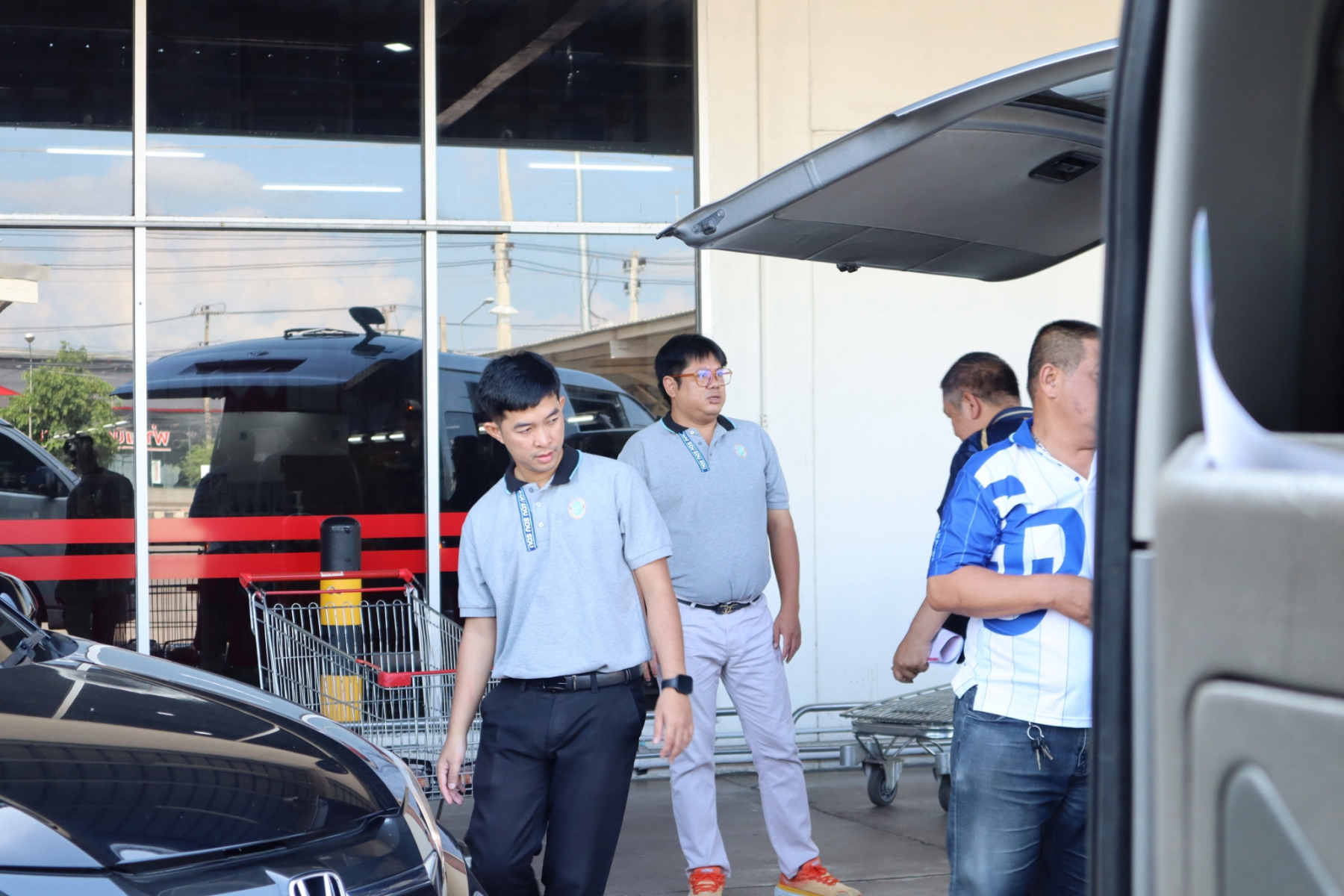 LINE_ALBUM_สวนดุสิตอาสาสร้างสุข_261016_1