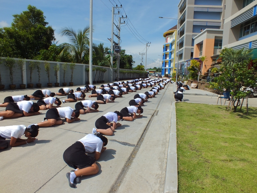 งาน ร.9 12ตค._171016_0002