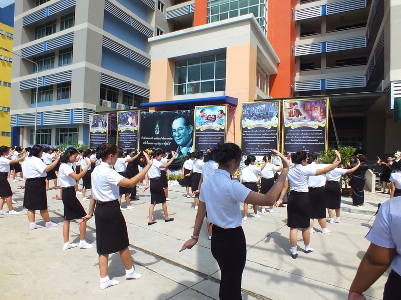 งาน ร.9 12ตค._171016_0003