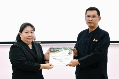 LINE_ALBUM_รับประกาศนียบัตร-จป.ลำปาง-รวมใจ_251117_12