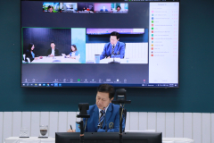 LINE_ALBUM_AI-18-07-68_250718_43