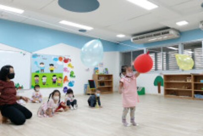 LINE_ALBUM_Room-Lotus_๒๒๐๕๑๘_55