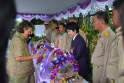 รับเสด็จฯ 190962_๑๙๐๙๒๐_0001