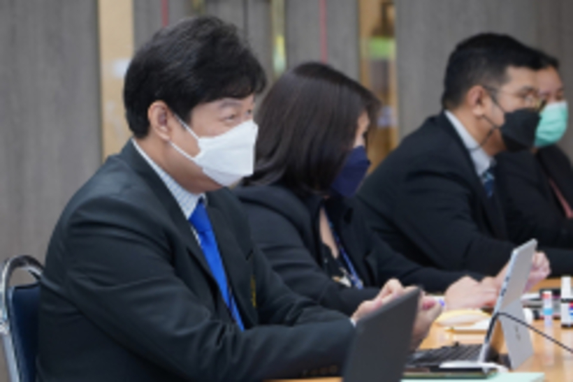 LINE_ALBUM_180165_220118_115