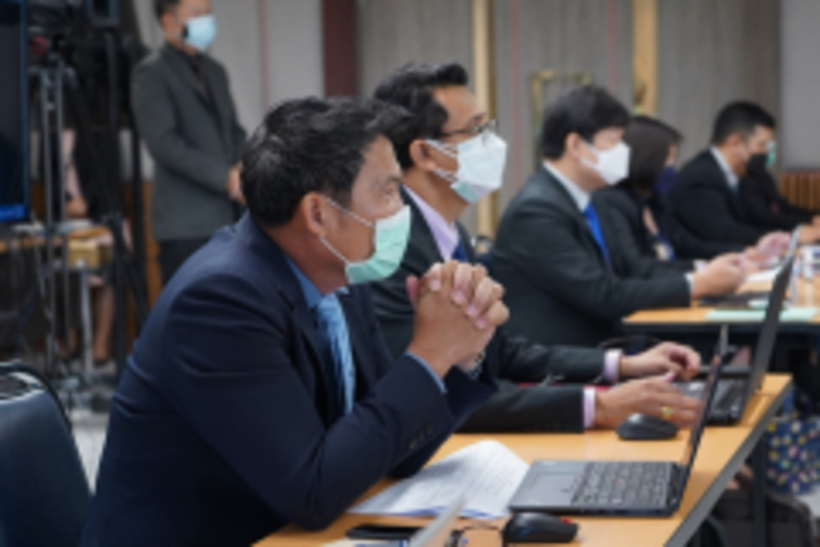 LINE_ALBUM_180165_220118_116