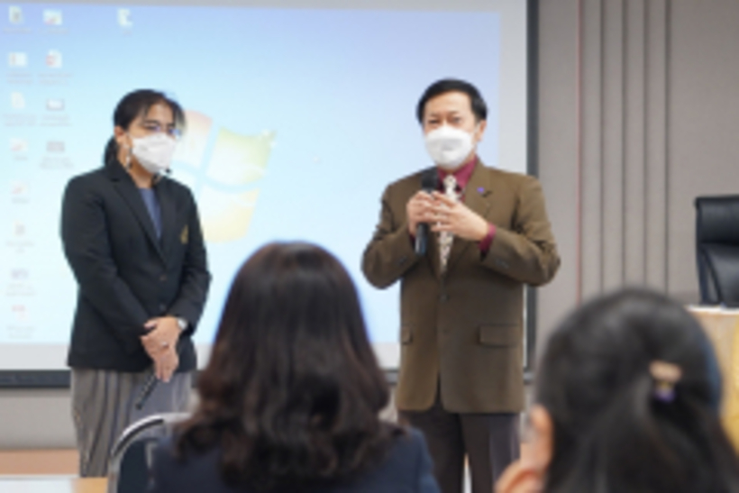 LINE_ALBUM_180165_220118_123