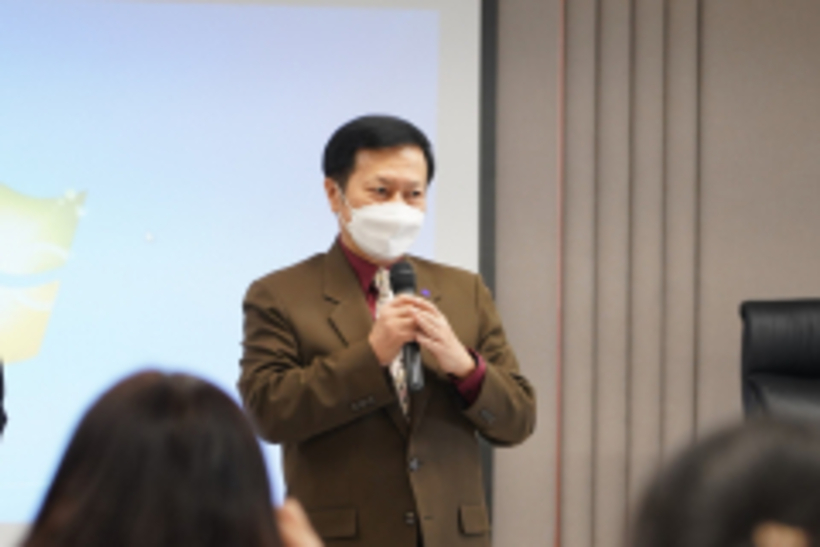 LINE_ALBUM_180165_220118_124