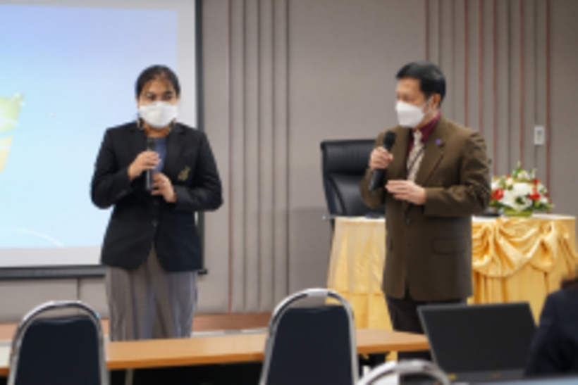 LINE_ALBUM_180165_220118_125