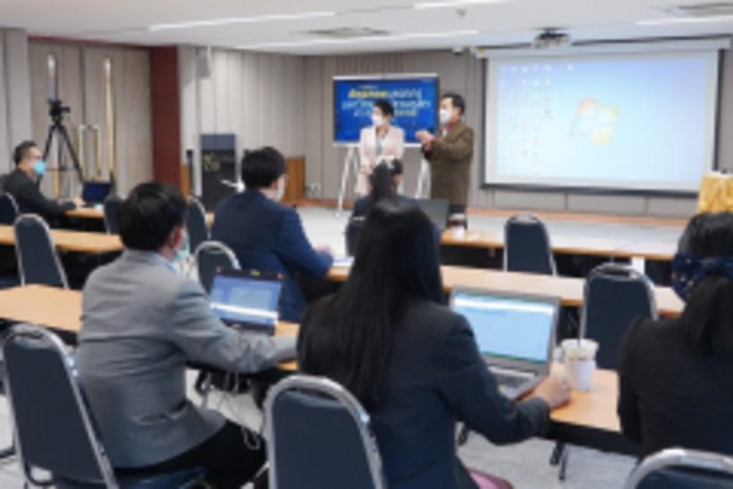 LINE_ALBUM_180165_220118_133