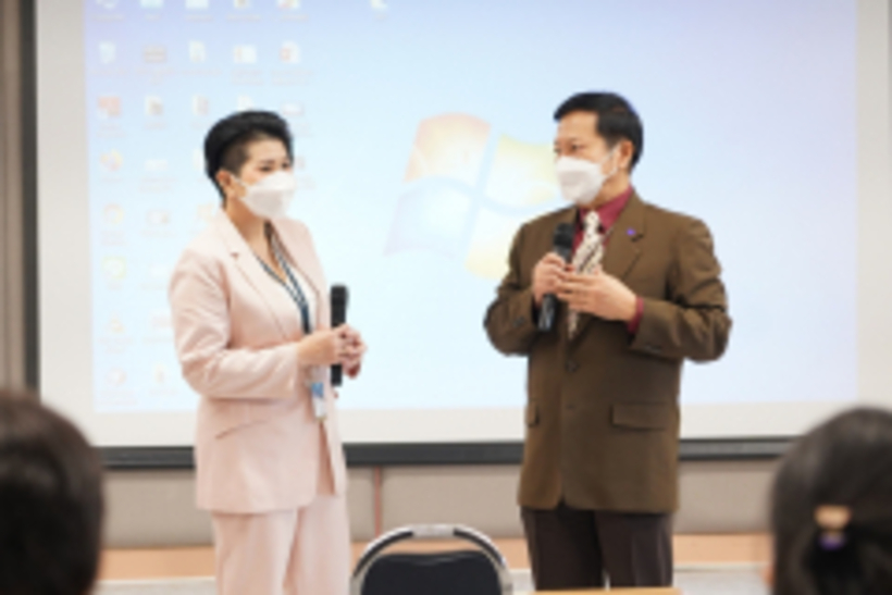 LINE_ALBUM_180165_220118_138