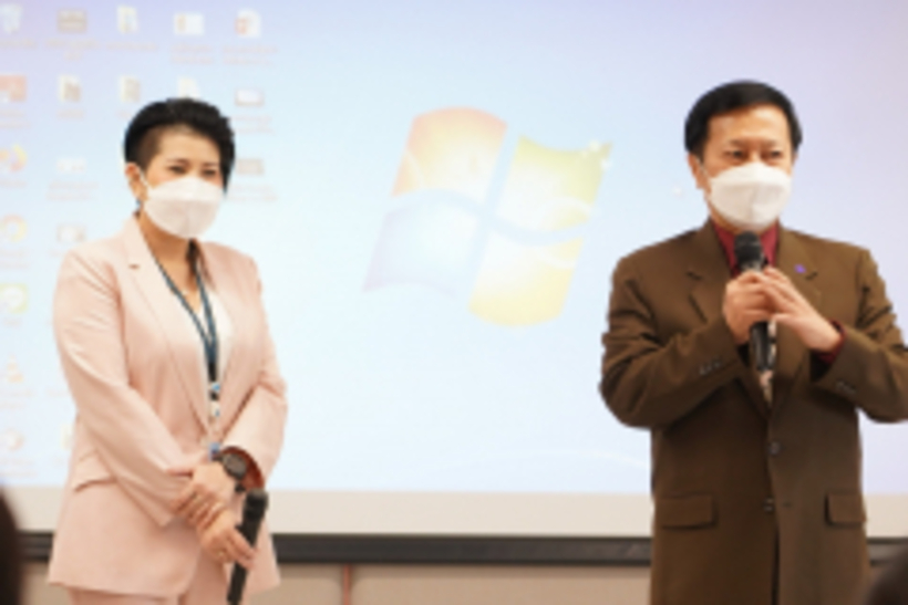 LINE_ALBUM_180165_220118_139