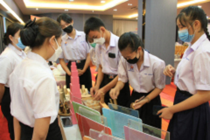 LINE_ALBUM_04-07-2565-พิธีลงนามความร่วมมือกับโรงเรียน_278