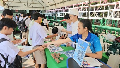 LINE_ALBUM_ส.ธ._240212_58