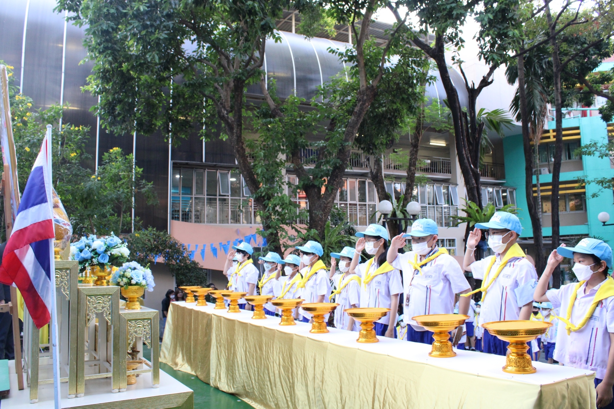 LINE_ALBUM_พิธีรับมอบหมวกและผ้าพันคอจิตอาสาพระร_240229_41