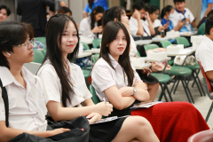 4B8A5933