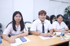 LINE_ALBUM_24-06-2568-โรงเรียนกฏหมายและการเมือง_250624_71