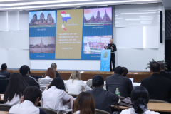 LINE_ALBUM_24-06-2568-โรงเรียนกฏหมายและการเมือง_250624_78