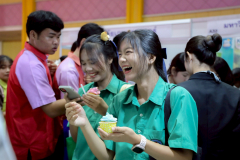LINE_ALBUM_UBU-D-1_260703_142