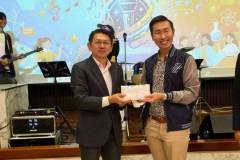 LINE_ALBUM_English-Karaoke-Singing-Contest_260811_110