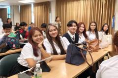 LINE_ALBUM_English-Karaoke-Singing-Contest_260811_24