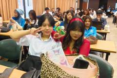 LINE_ALBUM_English-Karaoke-Singing-Contest_260811_49