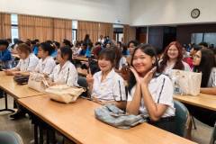 LINE_ALBUM_English-Karaoke-Singing-Contest_260811_69
