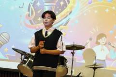 LINE_ALBUM_English-Karaoke-Singing-Contest_260811_76