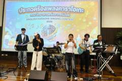 LINE_ALBUM_English-Karaoke-Singing-Contest_260811_81