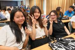 LINE_ALBUM_English-Karaoke-Singing-Contest_260811_84