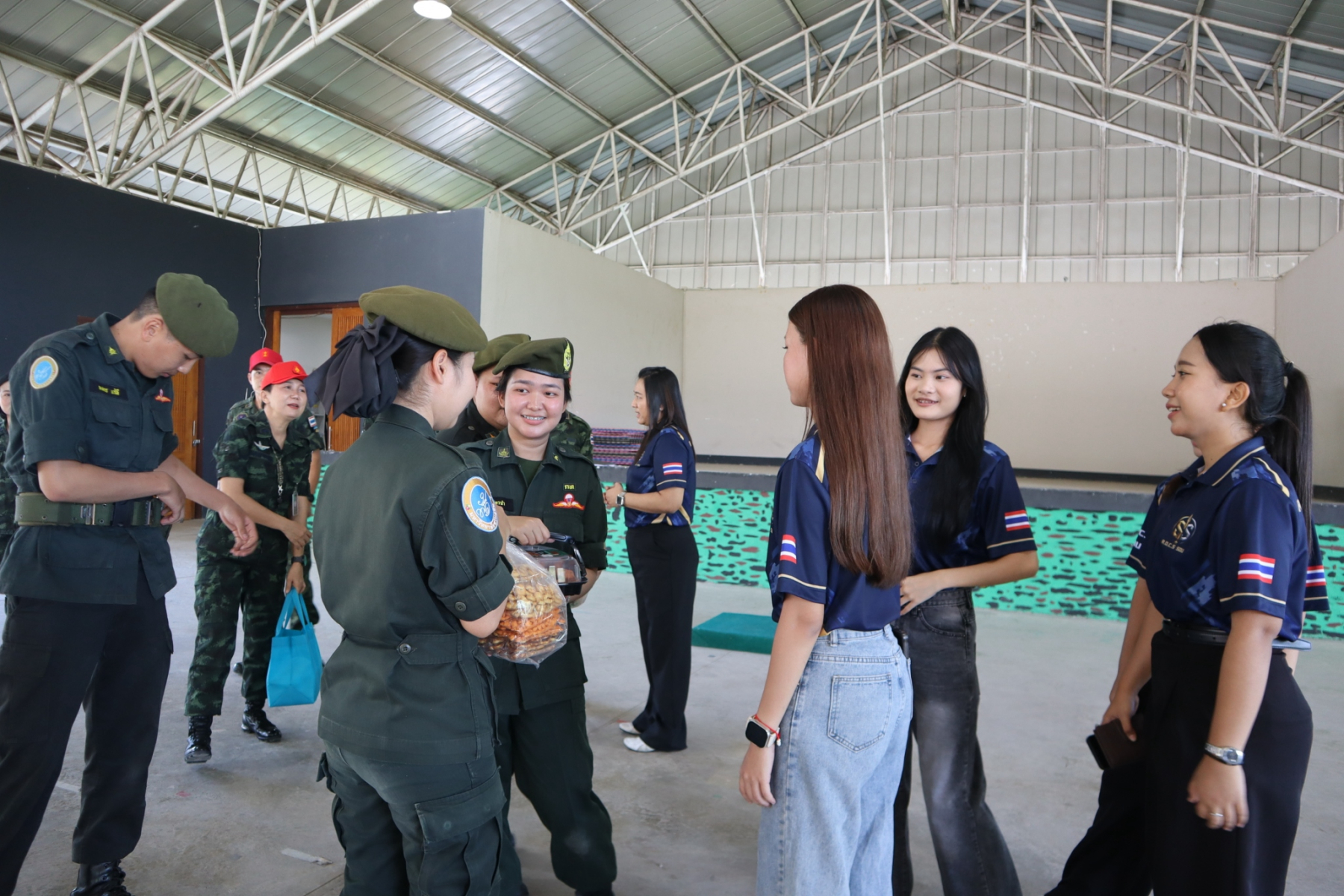 LINE_ALBUM_สวนดุสิตอาสาสร้างสุข_261016_28