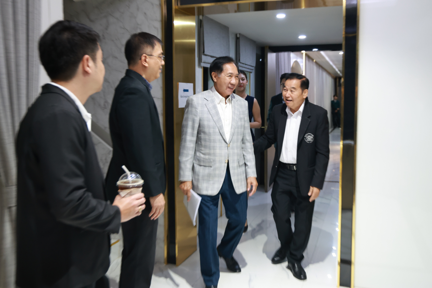 020A8657
