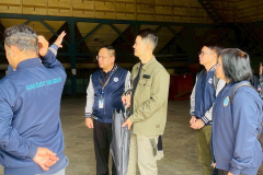 LINE_ALBUM_221268_251222_140