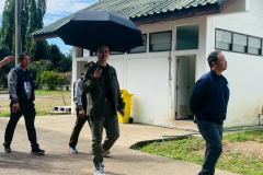 LINE_ALBUM_221268_251222_141