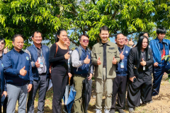 LINE_ALBUM_221268_251222_215