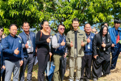 LINE_ALBUM_221268_251222_216