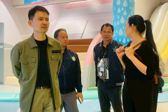 LINE_ALBUM_221268_251222_233