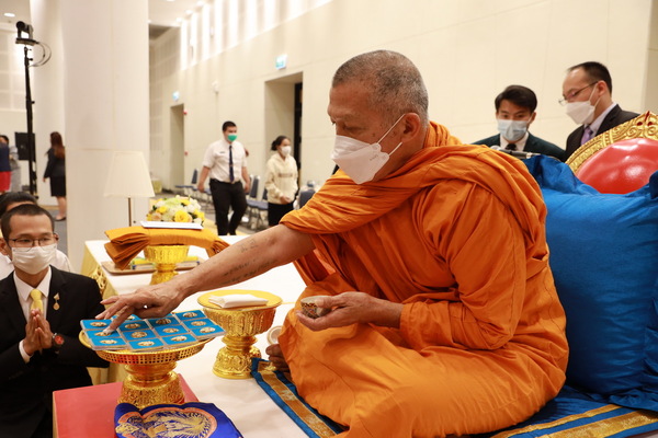 121_