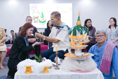P1353164