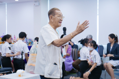 P1353366