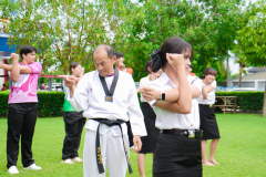P1358272
