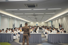 LINE_ALBUM_หนี-ซ่อน-สู้_260825_189
