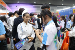 LINE_ALBUM_Dek-D-TCAS-Fair-69-Day-2_260427_11
