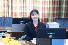 4B8A8912