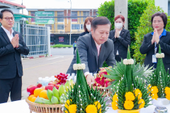 P1349436