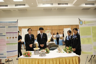 ตลาดนัดผลงาน นศ._171128_0028