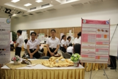 ตลาดนัดผลงาน นศ._171128_0048