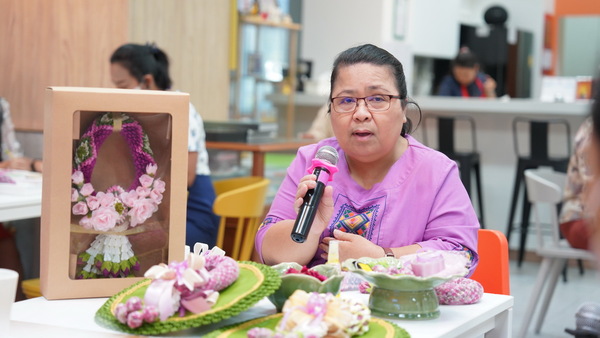 JOY09032_resize