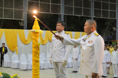 LINE_ALBUM_วางพานพุ่มจุดเทียนถวายพระพร-ร.10_250729_2