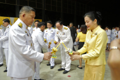 LINE_ALBUM_วางพานพุ่มจุดเทียนถวายพระพร-ร.10_250729_7