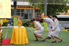 LINE_ALBUM_วางพานพุ่มจุดเทียนถวายพระพร-ร.10_250729_9